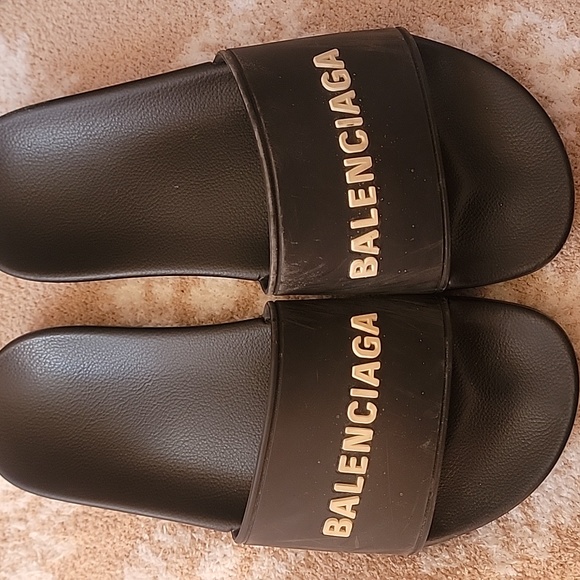 Balenciaga pool slide - Picture 1 of 3